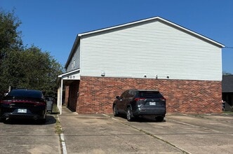 Building Photo - 507 N Spring St