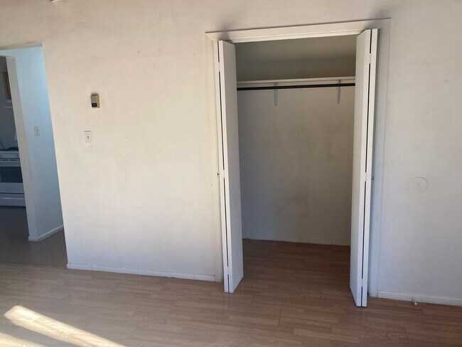 Building Photo - 406 Griffin Unit A - Less than a mile from...