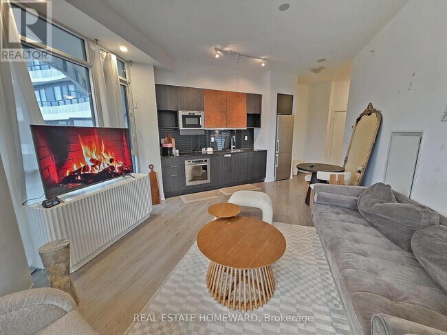 Building Photo - 99 The Donway W