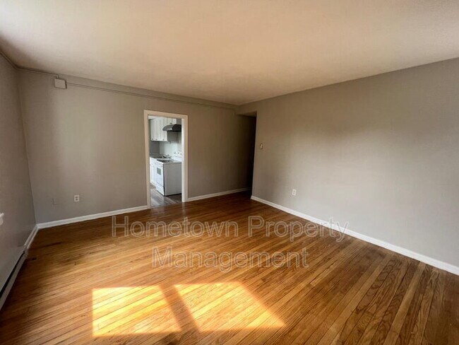 Foto del edificio - 338 W 2nd St