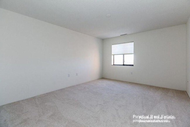 Building Photo - Ocean Views - Move in Ready!