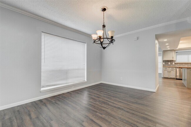 Foto del edificio - 9614 Charter Ridge Dr