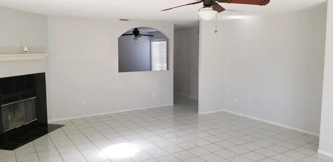 Building Photo - 74209 Cactus Dr