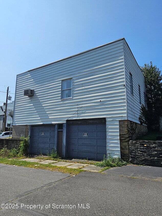 Primary Photo - 1200 Providence Rd