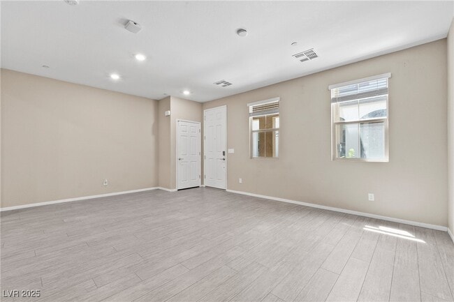 Building Photo - 49 Alamere Falls Dr