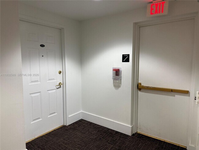 Foto del edificio - 2280 SW 32nd Ave