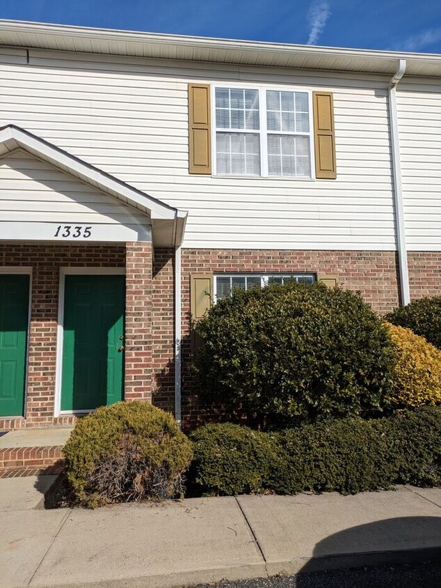 Primary Photo - 2BD/1.5BA Townhome At Strawberry Patch Com...
