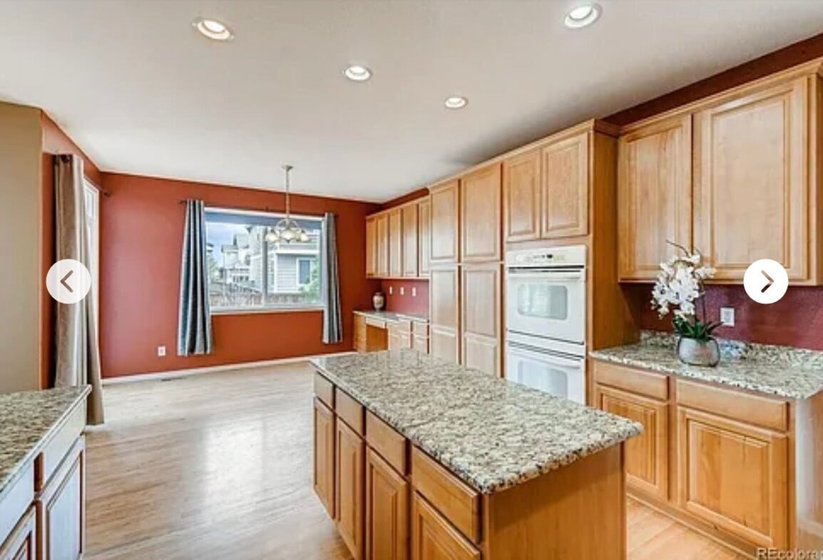 Foto del edificio - 11087 Valleybrook Cir