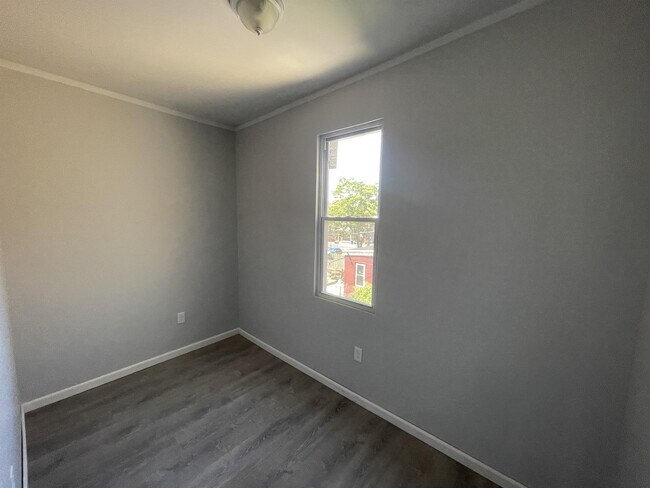 Building Photo - 1503 Mt Ephraim Ave