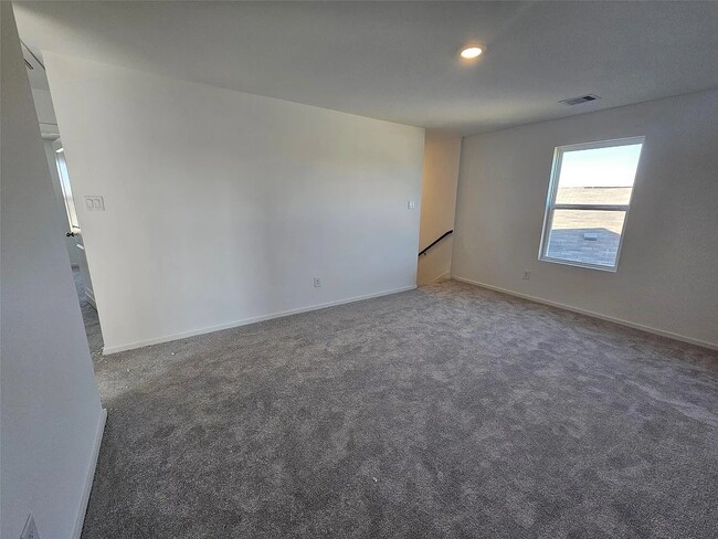 Building Photo - 1310 Charlotte Wy