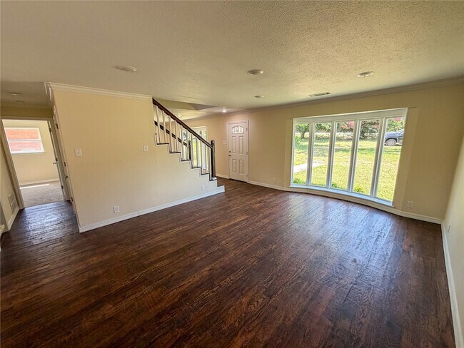 Foto del edificio - 3704 W Houston St