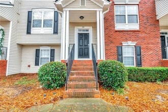 Building Photo - 241 Village Square Dr
