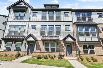 Building Photo - 1812 Alexander Village Main Dr