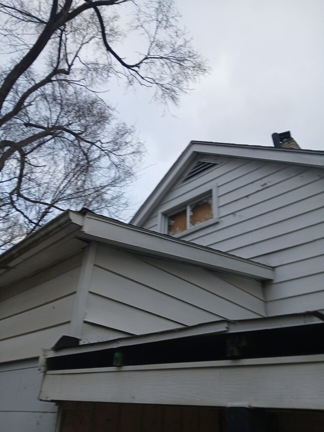 Building Photo - 912 Waldman Ave