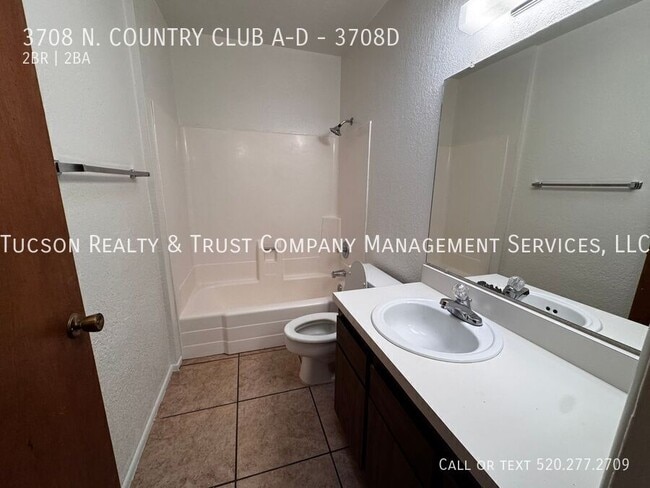 Building Photo - 3708 N Country Club Rd