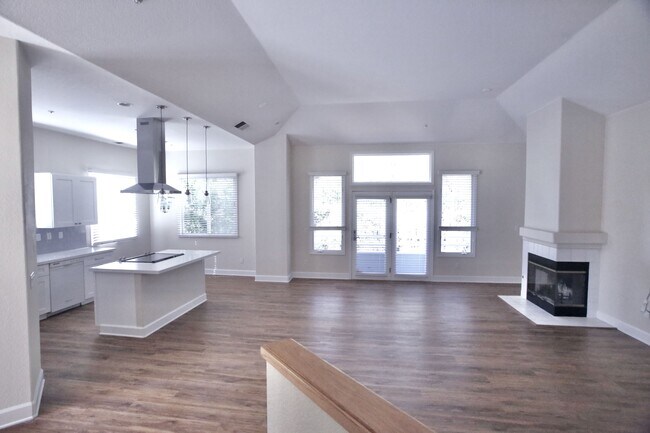 Building Photo - 882 Del Mar Downs Rd