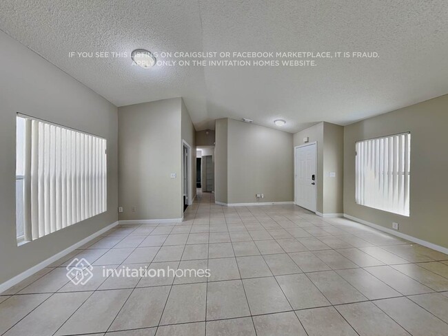 Foto del edificio - 1990 NW 188th Ave