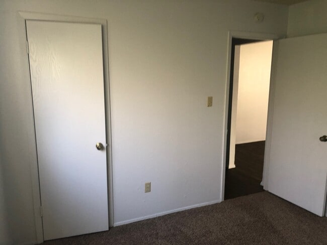 Building Photo - 9609 Aberdeen Way