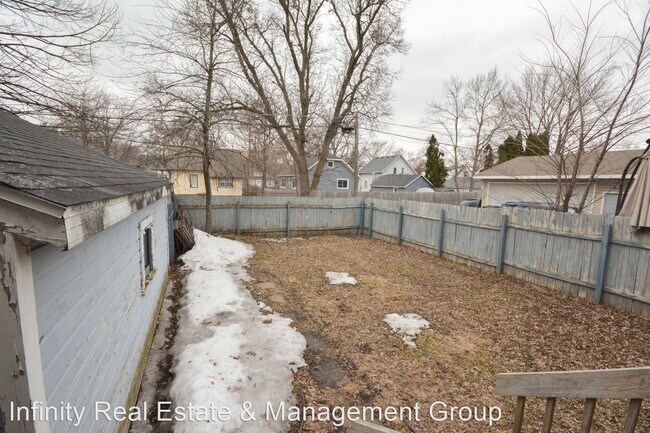 Foto del edificio - 3 br, 1 bath House - 307 11th Ave NE