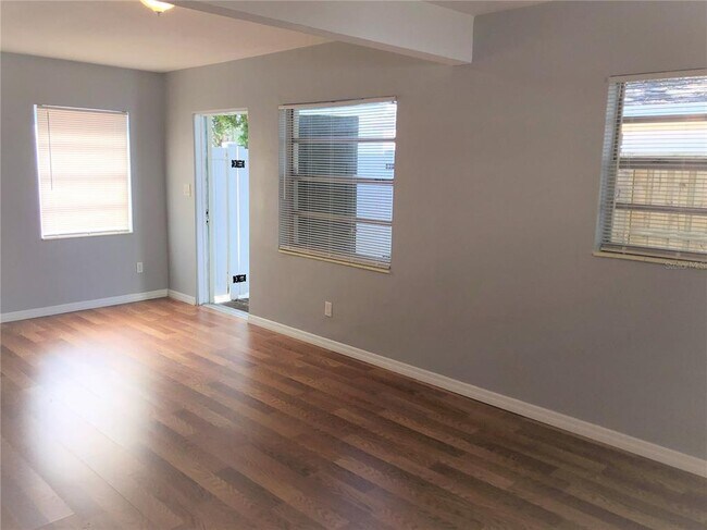 Foto del edificio - 335 1/2 20th Ave S