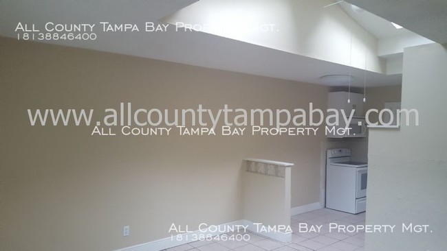 Foto del edificio - 2/1 duplex in South Tampa!