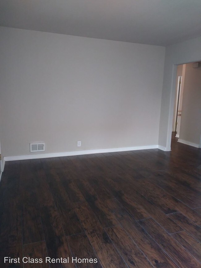 Building Photo - 3 br, 1 bath House - 231 Cleveland St