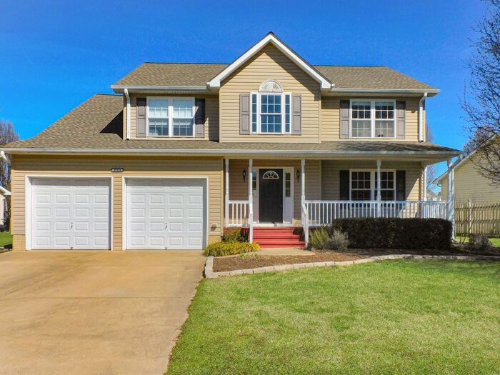Single Family Home with 2 Car Garage House Rental in Great Mills, MD