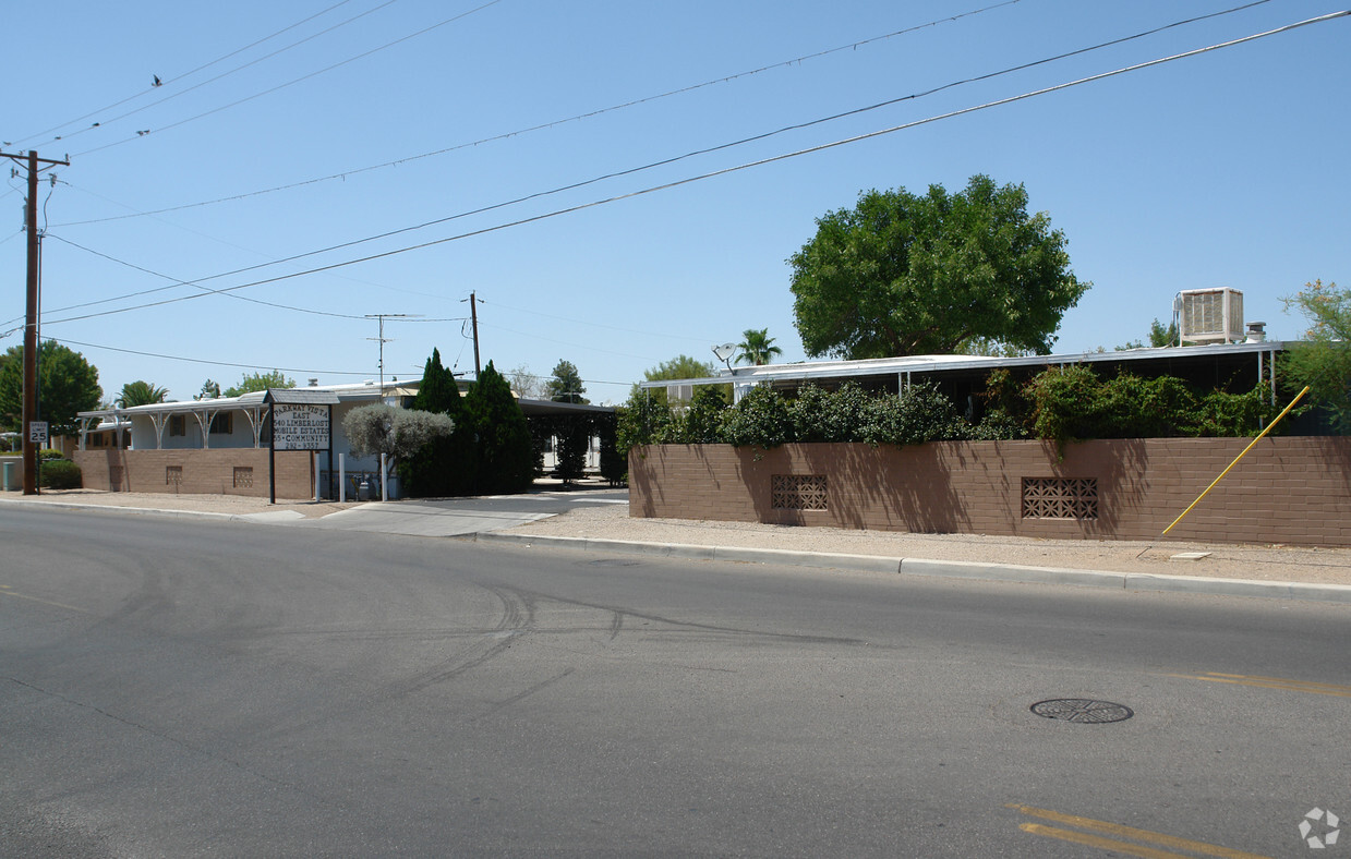 Foto principal - 540 W Limberlost Dr