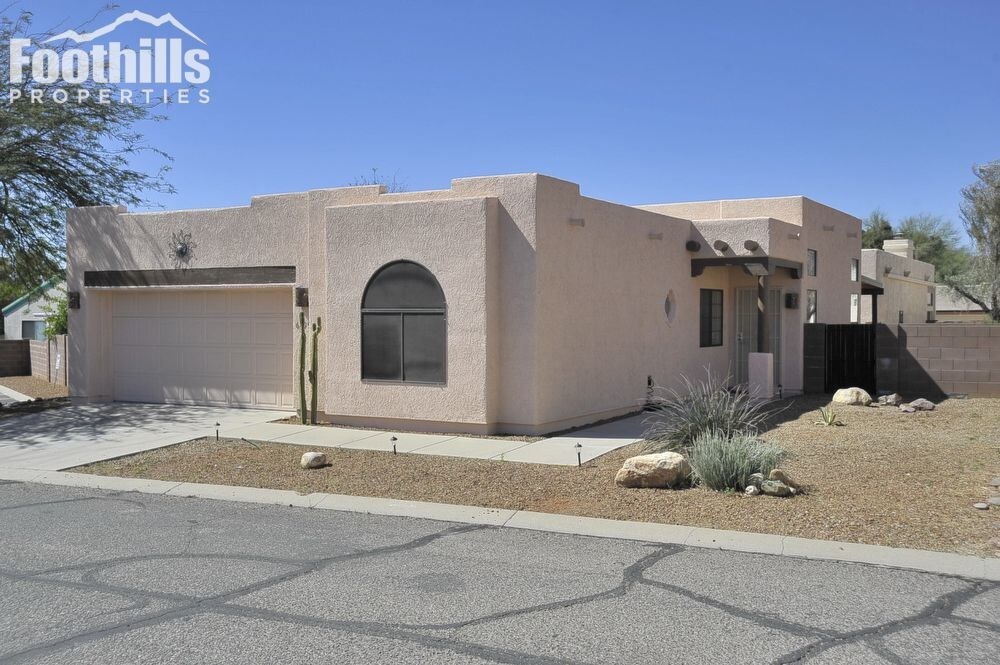 Primary Photo - 6095 N Serendipity Ln