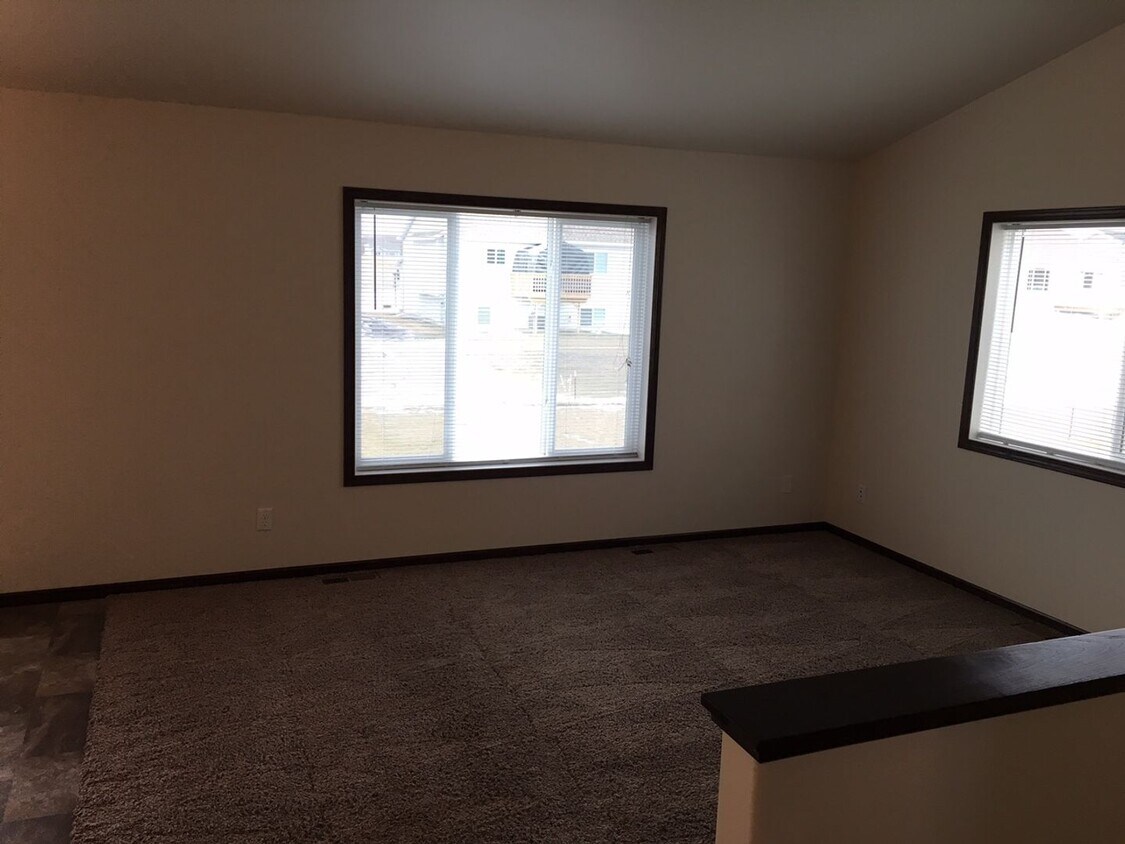 Foto del edificio - 3 Bed 3 Bath Twin Home