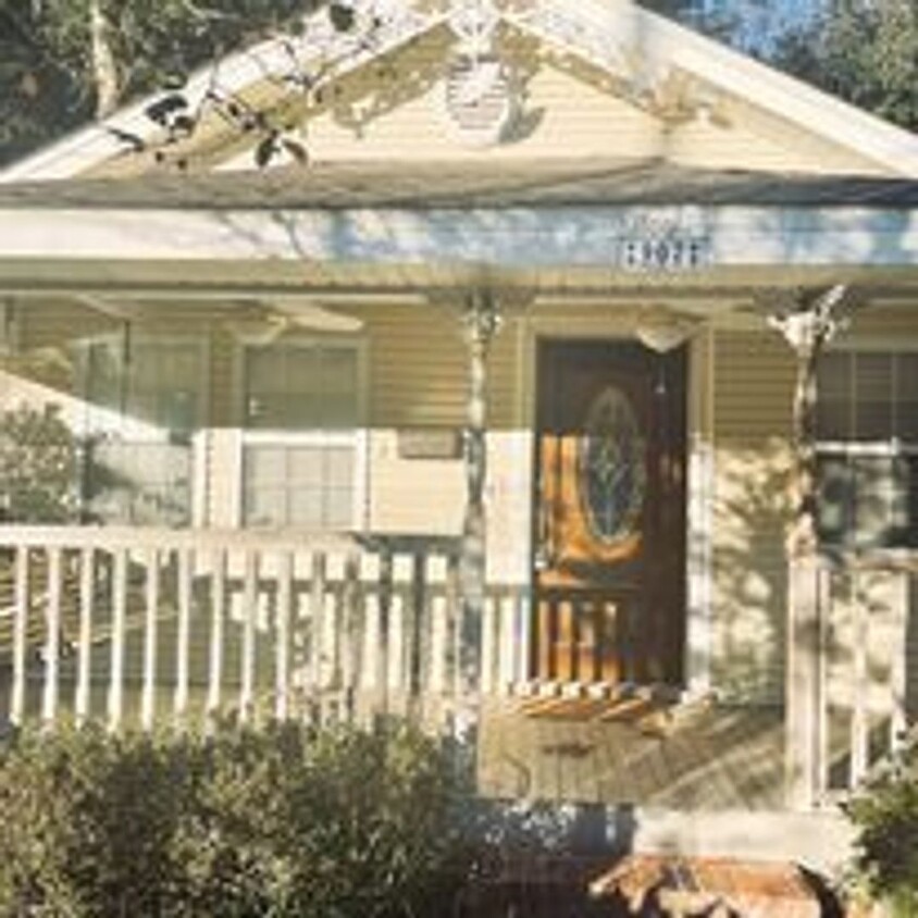 Primary Photo - 907 DeVilliers St