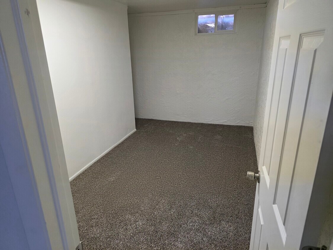 Foto principal - 3001 Azalea St