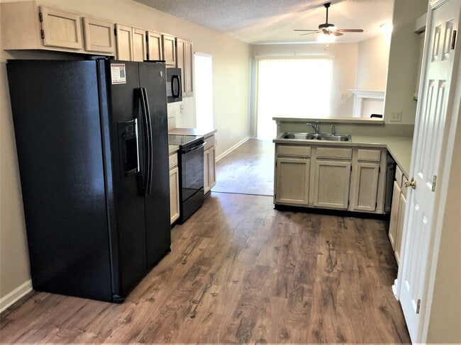 Foto del edificio - 1773 Dartmouth Dr