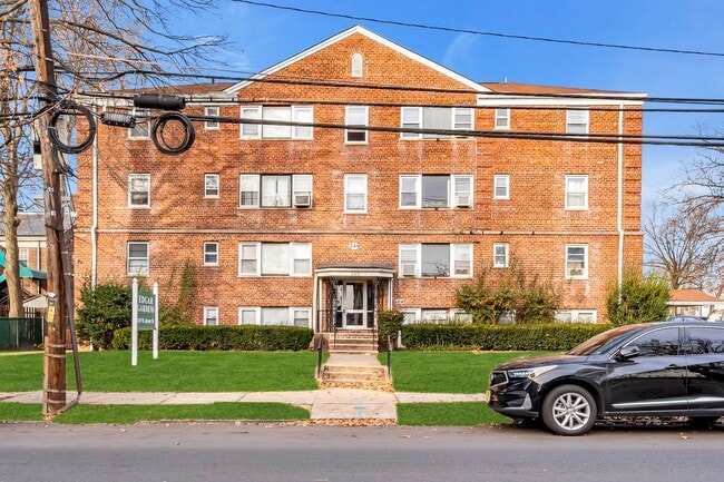 Building Photo - Edgar Gardens Apartments Studio