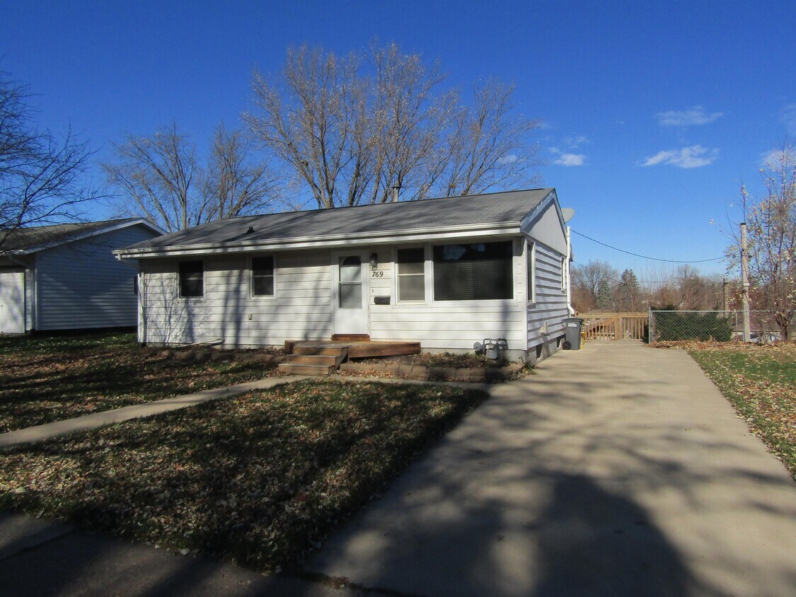769 Berkley Pl, Dubuque, IA 52001 House Rental in Dubuque, IA