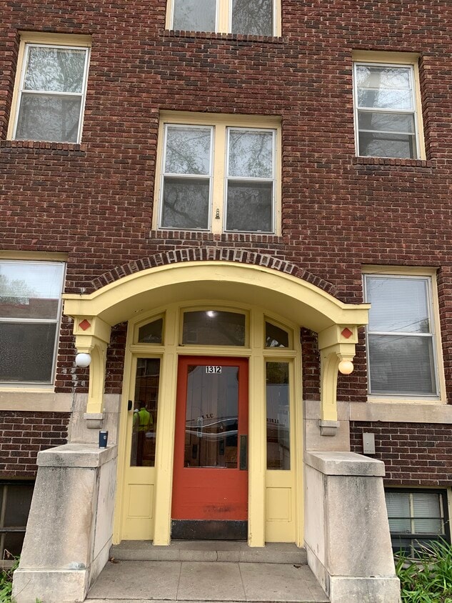 Primary Photo - 1312 W 32nd St