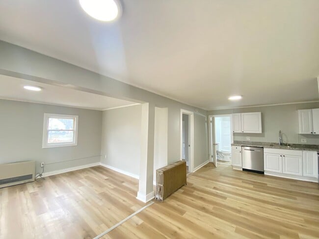 Foto del edificio - 241 S Main St