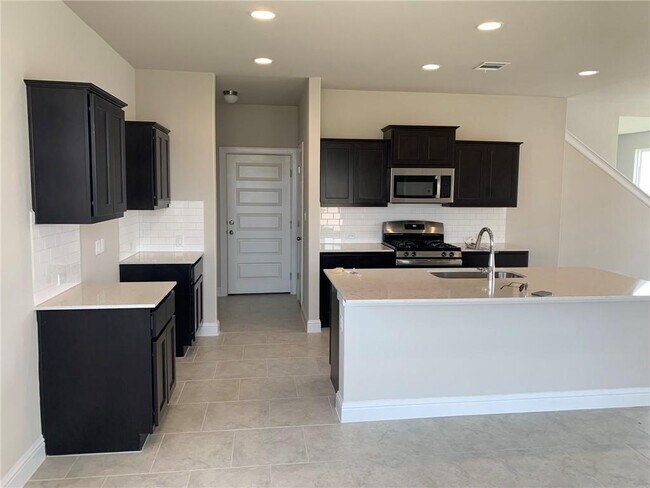 Building Photo - 109 White Dunes Dr
