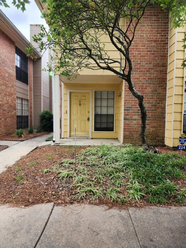 Primary Photo - 224 Bracewell Dr