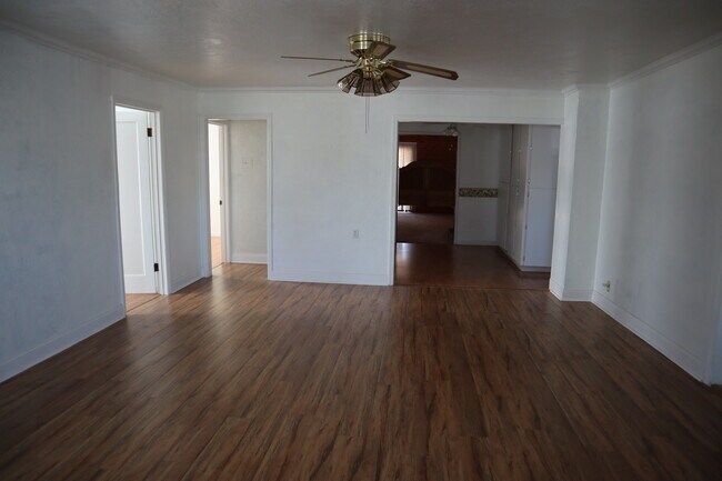 Foto del edificio - 501 Springer Ln