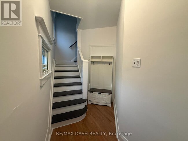 Building Photo - 54 Galley Ave