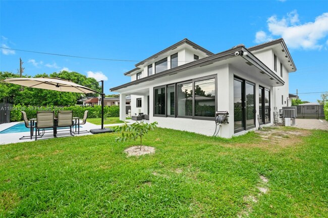 Foto del edificio - 457 Lafayette Dr