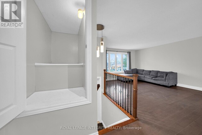 Building Photo - 1896 Featherston Dr