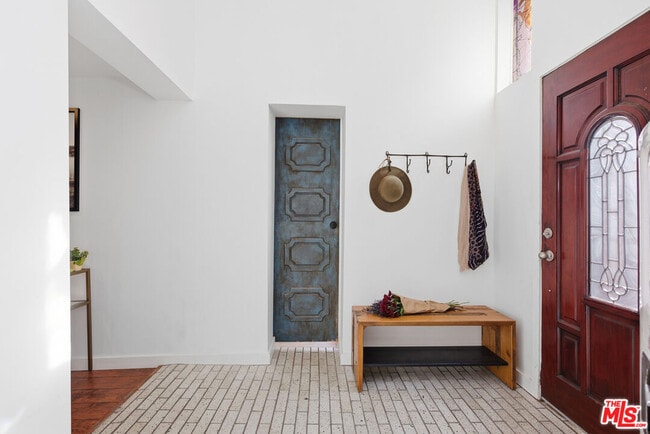 Building Photo - 19511 Sunken Trail