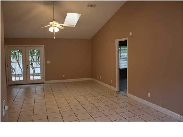Foto del edificio - Spacious 2Bed/2Ba Home w/Easy Access to ALL PCB! *1/2 OFF Security Deposit for Active-Duty Milita...