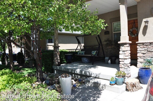 Building Photo - 3 br, 2.5 bath House - 2224 Mackay Ln
