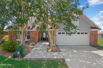 Building Photo - 839 Plantation Way