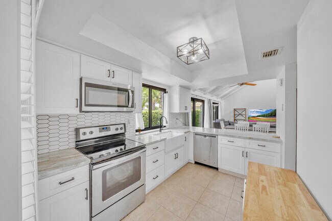 Foto del edificio - 235 NW 15th St