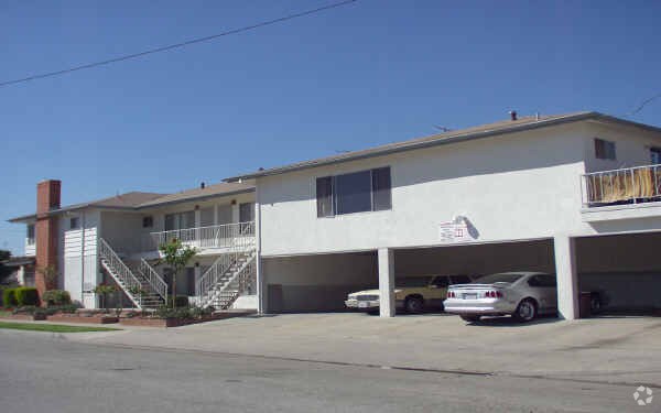 Building Photo - 12532 Cranbrook Ave