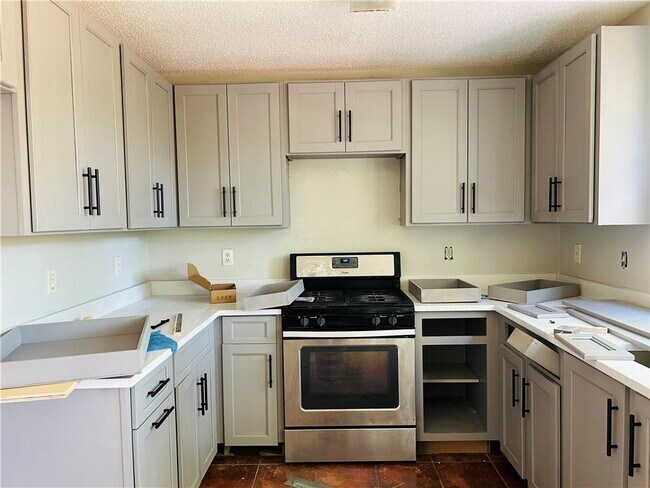 Building Photo - 2580 Binghampton Ln